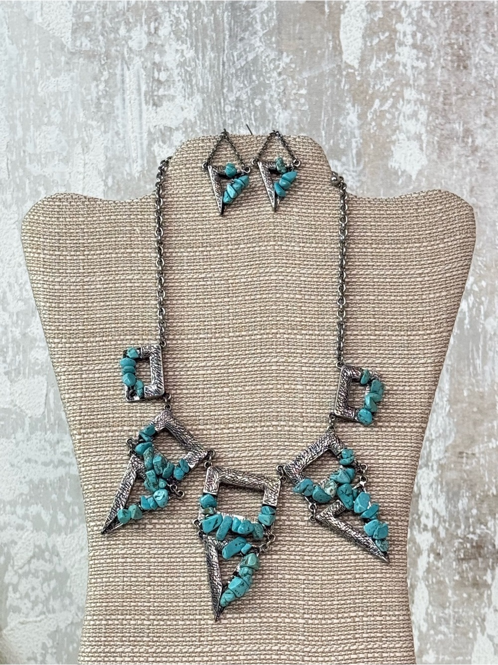 Turquoise Stone Geometric Statement Necklace Set NWT